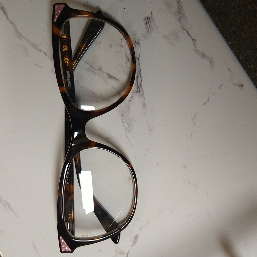 Cosmopolitan Frames